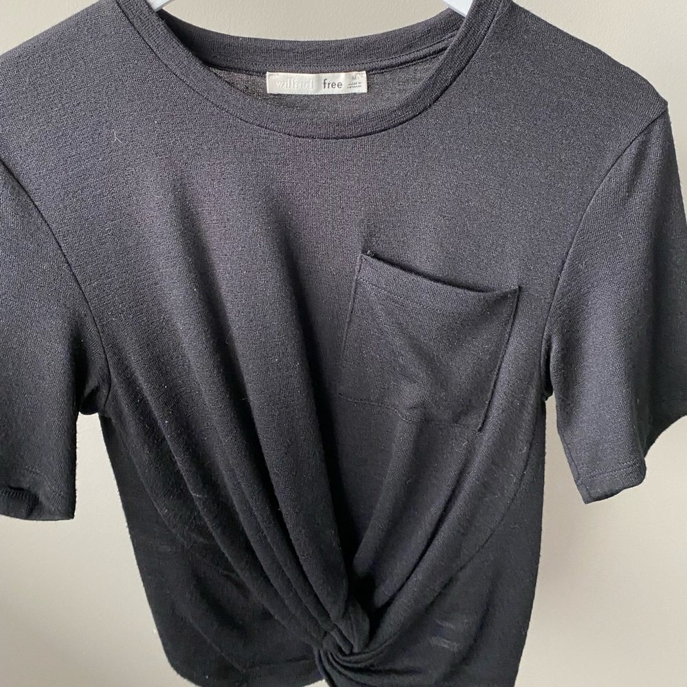 Black, size medium, wilfred knotted top